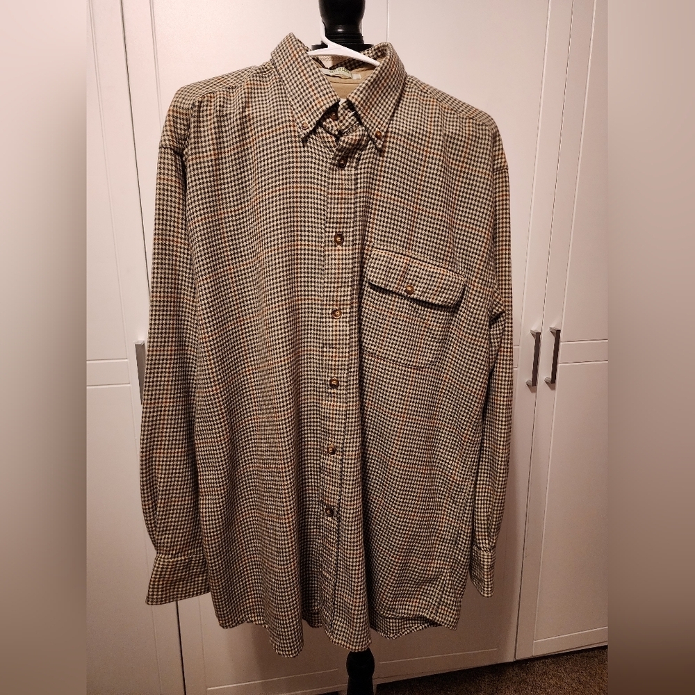 Preowned‎ Orvis Sporting LS size Large shirt